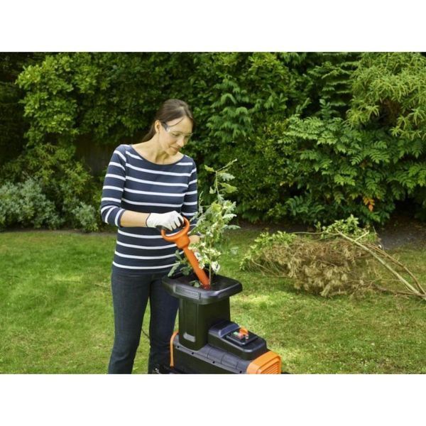 Садовый измельчитель Black+Decker BEGAS5800 530365 фото