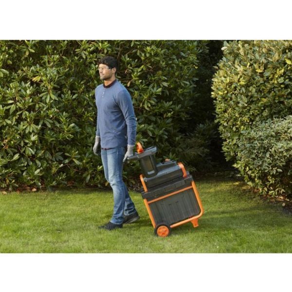Садовый измельчитель Black+Decker BEGAS5800 530365 фото