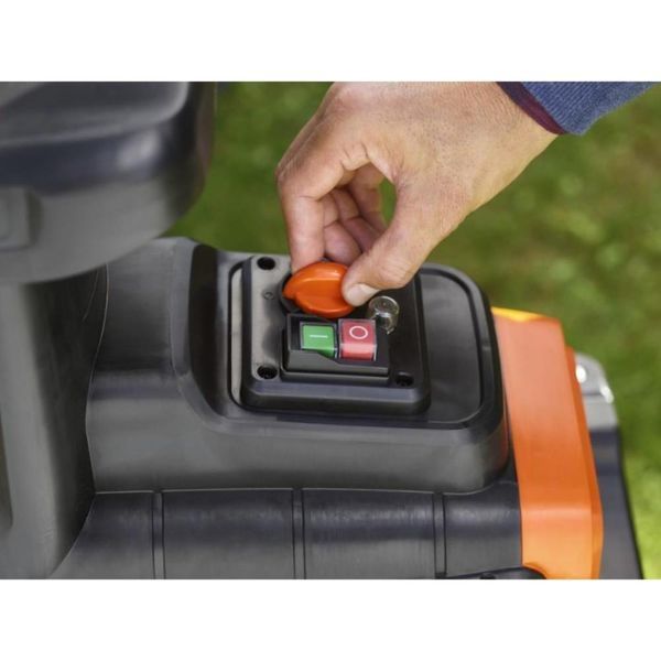 Садовый измельчитель Black+Decker BEGAS5800 530365 фото