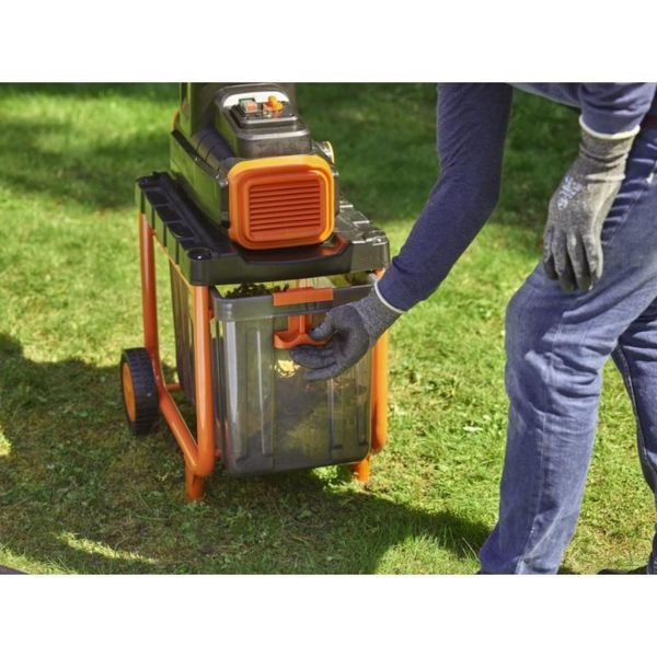 Садовый измельчитель Black+Decker BEGAS5800 530365 фото