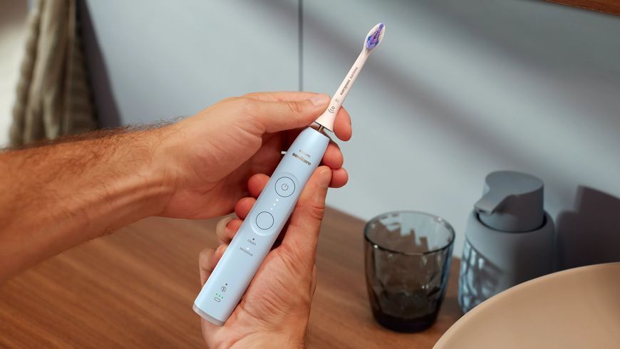 Электрическая зубная щетка Philips Sonicare 6100 Series HX7406/01 591461ua фото