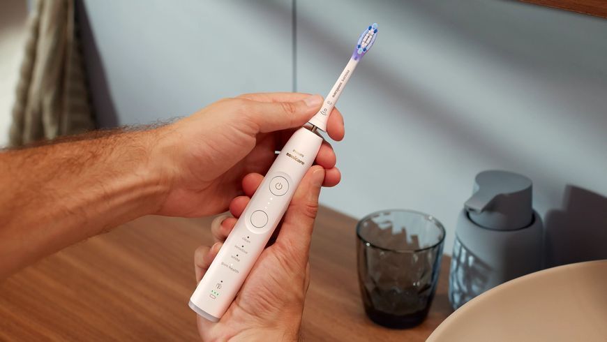 Электрическая зубная щетка Philips Sonicare 7100 Series HX7420/01 591464ua фото