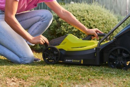 Газонокосарка акумуляторна Ryobi RLM18X33B40 ONE+ (5133004306) 497518 фото
