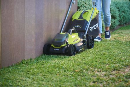 Газонокосарка акумуляторна Ryobi RLM18X33B40 ONE+ (5133004306) 497518 фото
