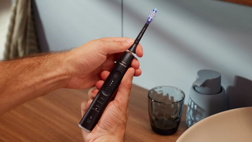 Электрическая зубная щетка Philips Sonicare 7100 Series HX7421/01 591465ua фото