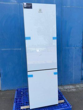 Холодильник з морозильною камерою Electrolux LNT7ME34G1 10001297 фото