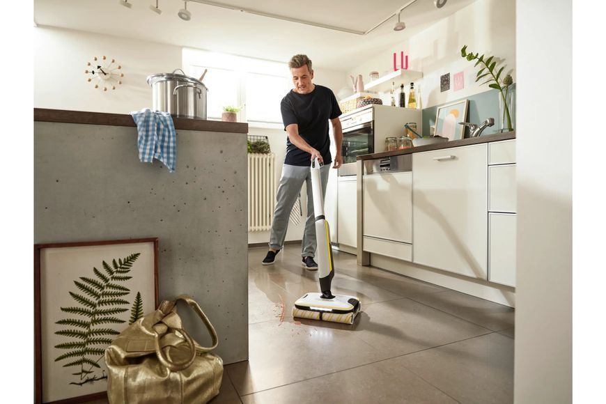 Моющий пылесос Karcher FC 7 Plus (1.055-710.0) 568707 фото
