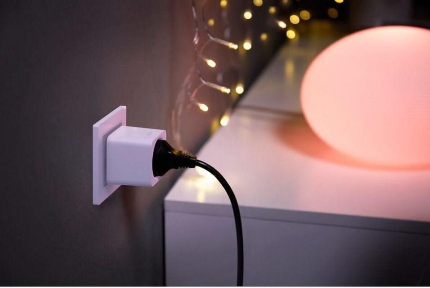 Умная розетка Philips HUE Smart Plug (929002240401) 610359 фото