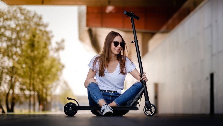 Електросамокат Rebel Fun Wheels Black 643747 фото