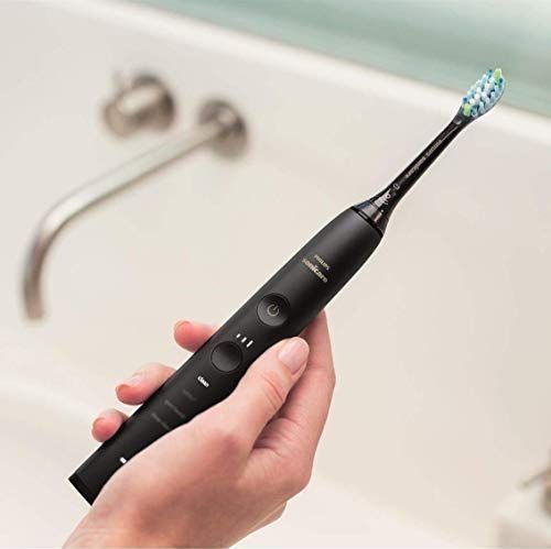 Набір із 2-х електричних зубних щіток Philips Sonicare DiamondClean 9000 HXHX9914/54 557848 фото
