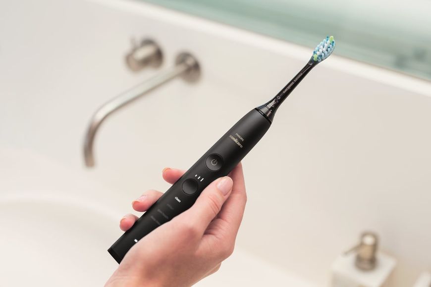 Електрична зубна щітка Philips Sonicare DiamondClean 9000 White & Black (HX9914/57) 517471ua фото